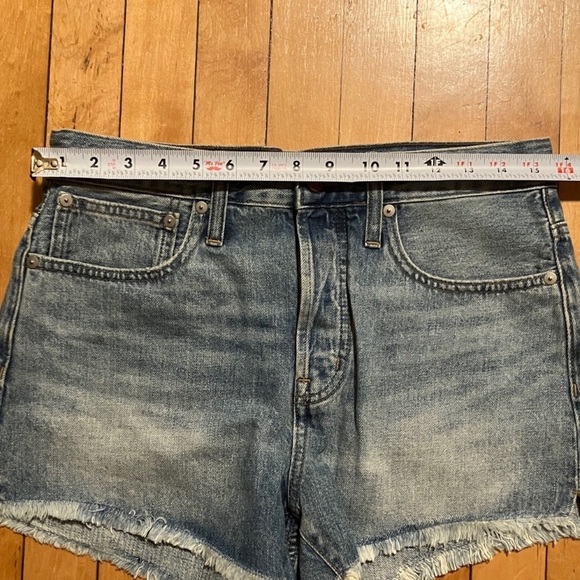 Madewell Relaxed Denim Cutoff Shorts - Picture 8 of 11
